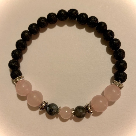 Rose quartz healing stone diffusing bracelet - Picture 1 of 1